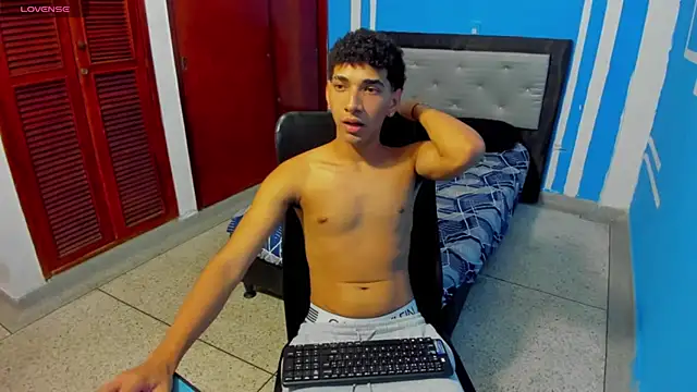 efrain_boy webcam