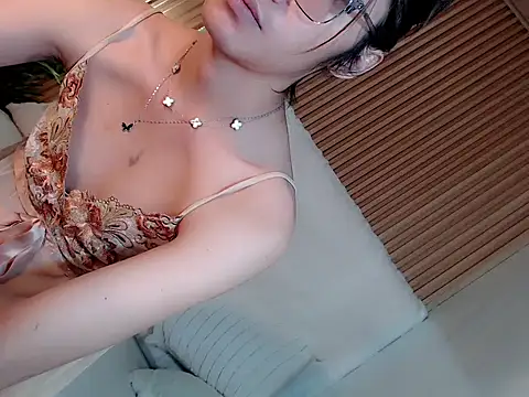 Ur_sweetchanel live cam on StripChat