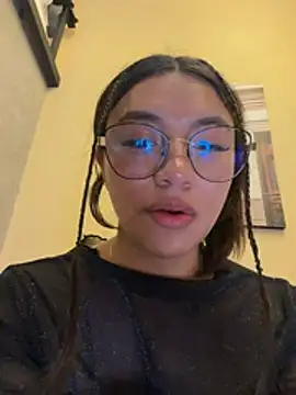 CocoaGigiMuse live cam on StripChat