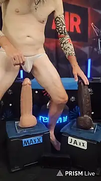 FantasyMan-BiWM live cam on StripChat