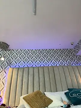 Chiara_Bond webcam