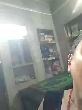 loomaraj - Loomaraj's free webcam - UK Sex Cams