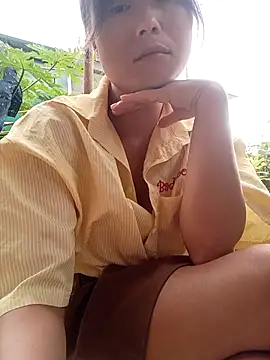 linda-yiyi - Linda-yiyi's free webcam - UK Sex Cams