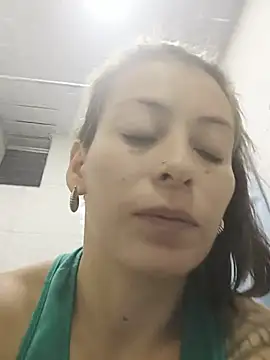 Tefannyy_ live cam on StripChat