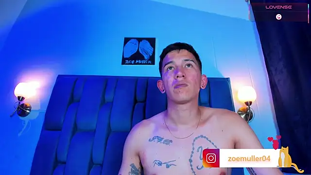 Zoe_Axel1 live cam on StripChat