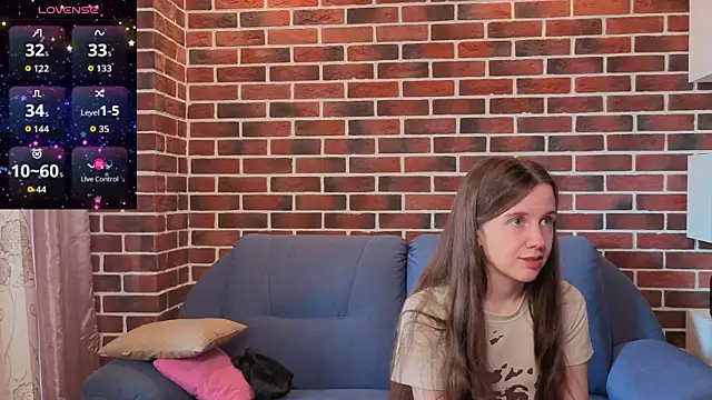 MyrtaMcclaney live sex cam