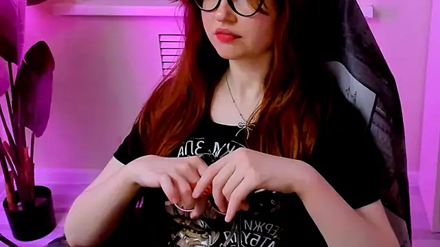 CarolGiggly webcam