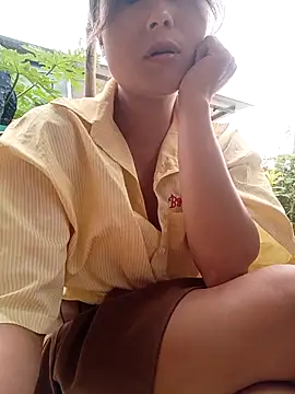 linda-yiyi - Linda-yiyi's free webcam - UK Sex Cams