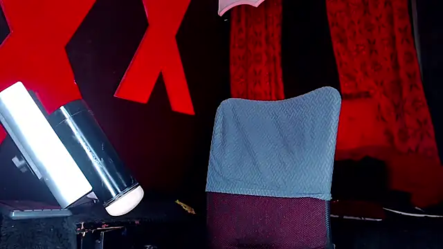 abrilbigcock live cam on StripChat