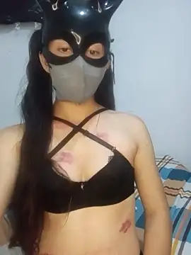 Clarita18 live cam on StripChat