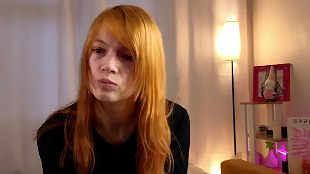 ConstanceDzama live cam on StripChat