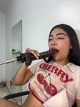 cherry_skinnyy_ live cam on StripChat