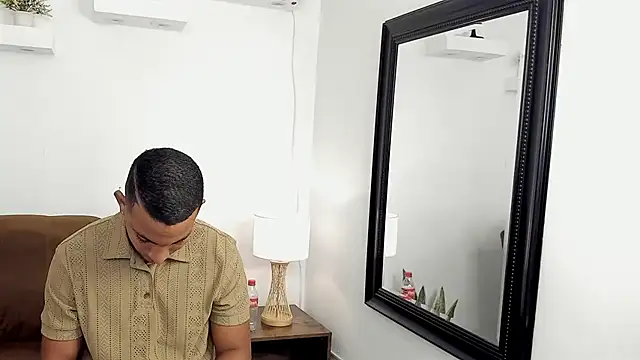 Chirs_Arthus live sex cam