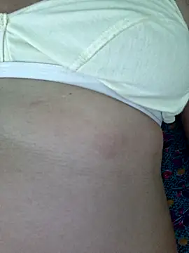 Priya_Bong webcam