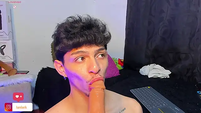_IanLark webcam