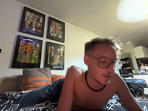 BlondieVelvet webcam