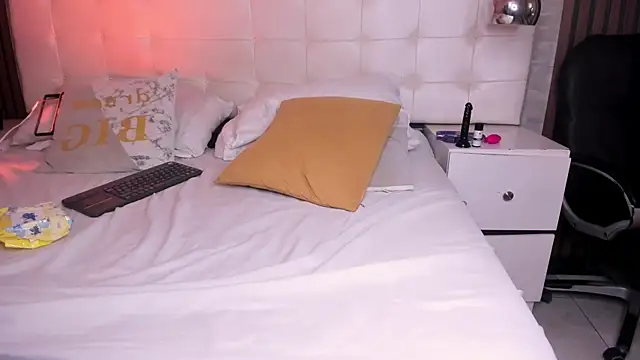 SofiaThoompson webcam