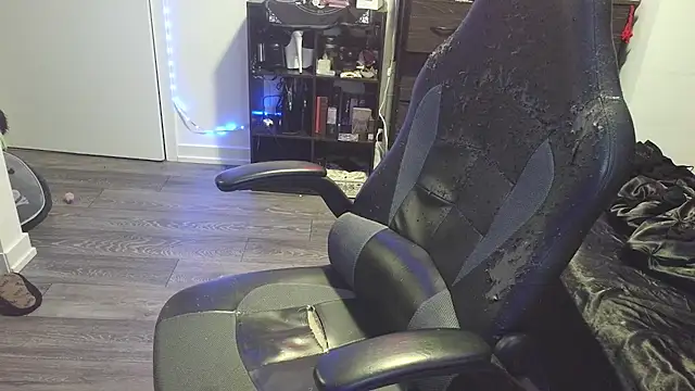 id0ntbitemuchh webcam
