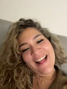 Sara_smiiith211 live sex cam