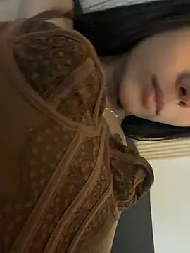 lilybeeth (F teen) - On all fours.
