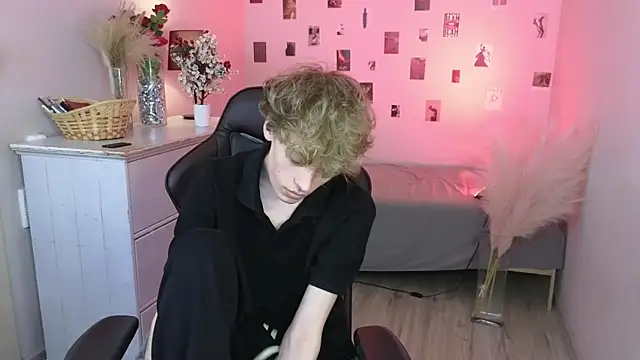 kevingarsiaa (M twink) - jerk off 4 min