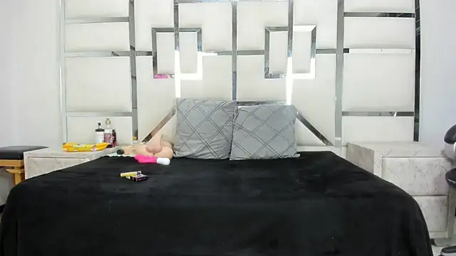AntonelaBlaze live orgasm build cam