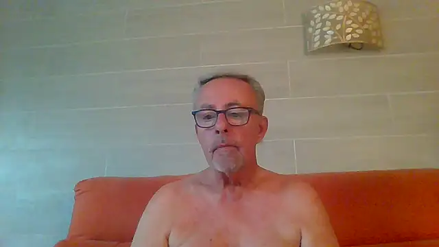 tuggy59 live cam on StripChat
