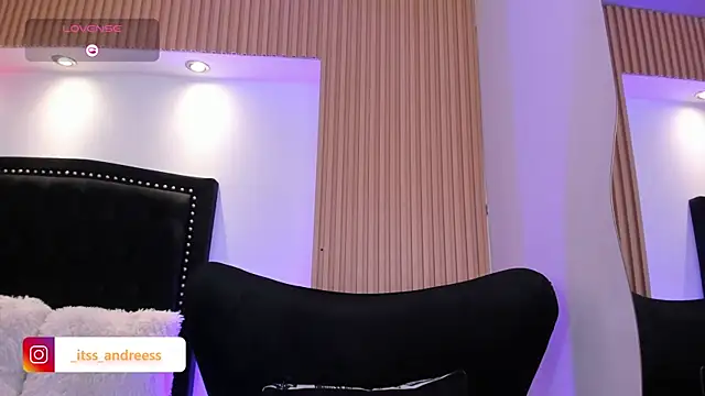 LiamWildx20 live cam on StripChat