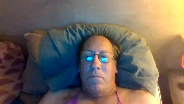 hornyrich69 - Hornyrich69's free webcam - UK Sex Cams