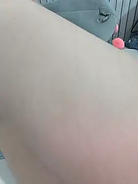 Ariana-Vy live cam on StripChat