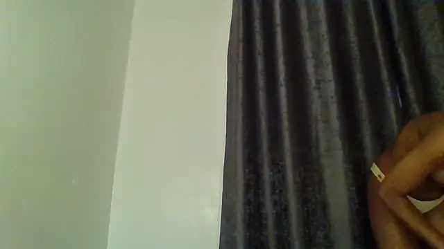 Yours_little_secret webcam