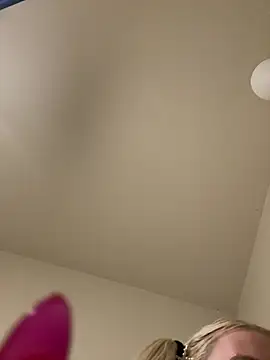 blondebunny999_999 webcam