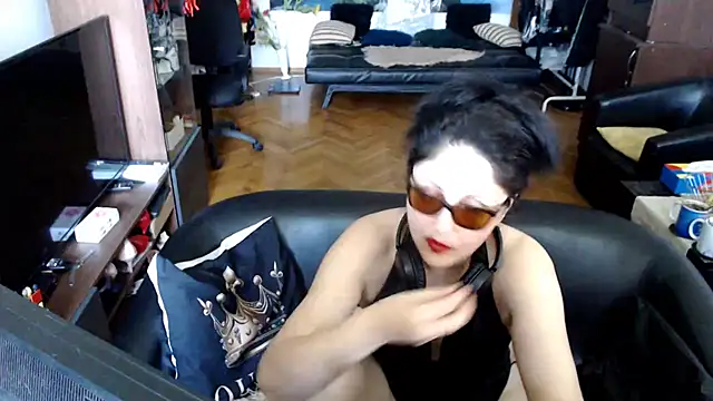 imperatriza - Imperatriza's free webcam - UK Sex Cams
