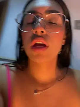 Linda_Saenz_ webcam