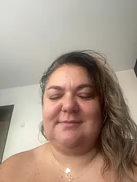 MikyVesela webcam
