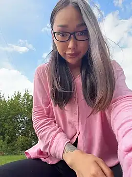 trytomakememoam webcam