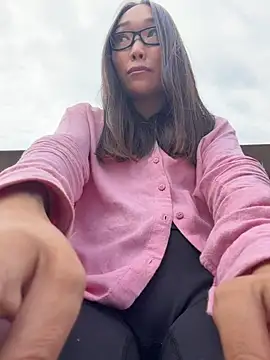 trytomakememoam live webcam show