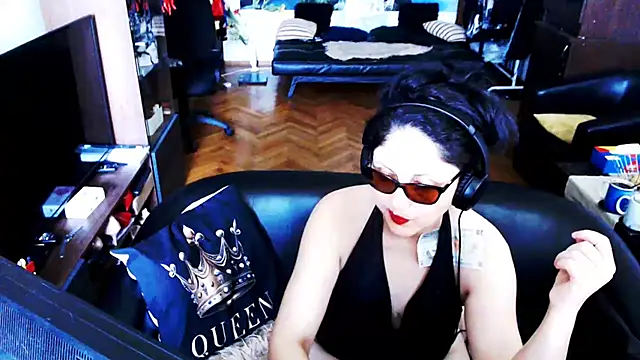 imperatriza (F milf) - I'm only dominant/receiver(NO Stress)