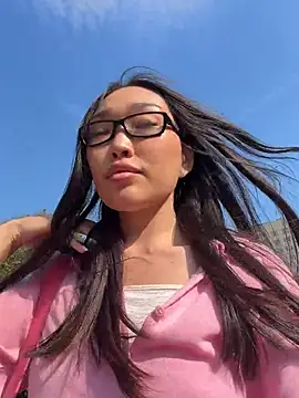 trytomakememoam live webcam show