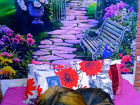 IndianPretty14u2Luv live cam on StripChat