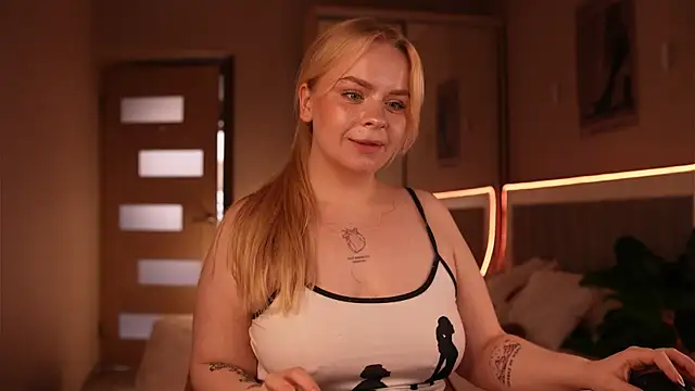 LisaLove3 live cam on StripChat