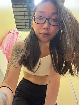 trytomakememoam webcam
