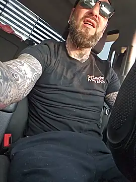 Beardedtattood webcam