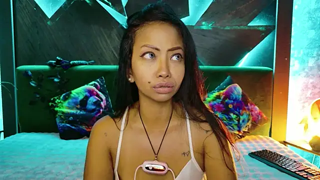ElyaQuinn webcam