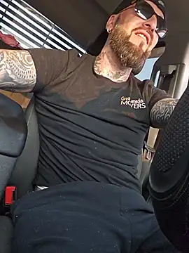 Beardedtattood webcam