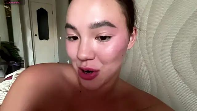 kamila_18_french webcam