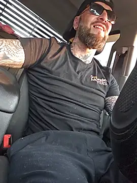 beardedtattood (Ask my age) - My buddy doesn't know 😈 😈 😈 🥵