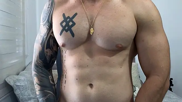 Isaac_Carter live cam on StripChat
