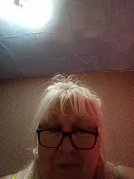 Alexia64231 live cam on StripChat