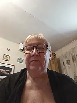 Molli1408 live cam on StripChat